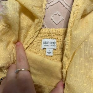 ! never worn ! dressy yellow tank